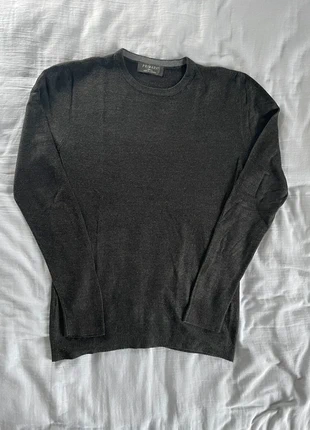 Pull ras de cou gris foncé, marque: Primark, état: Très bon état, taille: S, 3,00 €, 3,85 € Protection acheteurs incluse