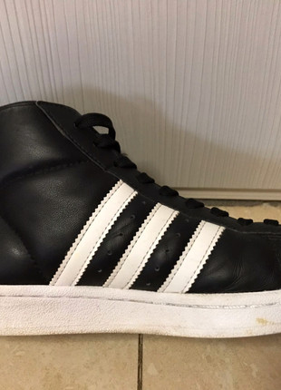 Superstar alte Adidas nere bianche e oro. Vinted