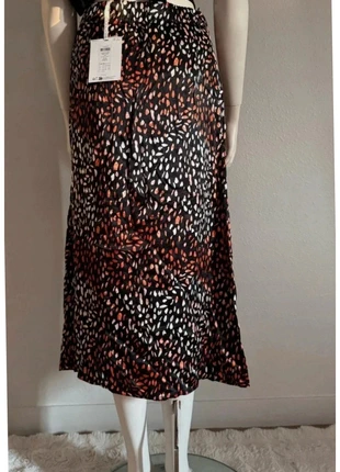 Jupe midi YAS imprimée fluide femme neuve étiquette Taille 36/38 Chic & tendance, marca: YAS, estado: Nuevo con etiquetas, tamaño: S / 36 / 8, 11,00 €, 12,25 € Protección al comprador incluida