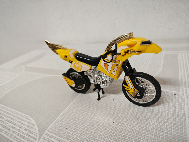 Moto Power Ranger Mighty Morphine jaune année 90 Bandai 2