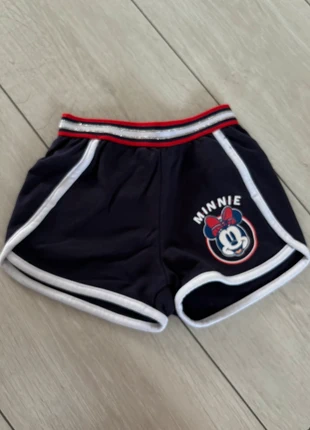 Short Minnie, merk: Minnie, staat: Heel goed, maat: 3 jaar / 98 cm, € 2,00, € 2,80 inclusief Kopersbescherming