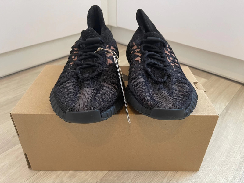 Yeezy 350 CMPCT Slate Carbon Store List