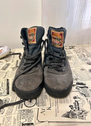 botas de montaña, marque: Local, état: Très bon état, taille: 37, 9,00 €, 10,15 € Protection acheteurs incluse