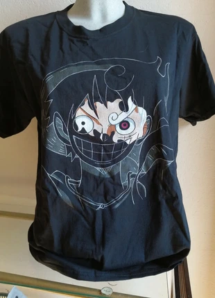 T-shirt One piece, marca: Fruit of the Loom, estado: Novo sem etiquetas, tamanho: S, €20.00, €21.70 inclui Proteção do Comprador
