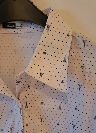 White elegant shirt with Paris themed icons, merk: Swing, staat: Nieuw zonder prijskaartje, maat: M / 38 / 10, € 4,50, € 5,43 inclusief Kopersbescherming