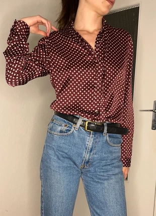 Blouse en satin à motifs bordeaux, merk: Laura Clément, staat: Heel goed, maat: XS / 34 / 6, € 4,00, € 4,90 inclusief Kopersbescherming