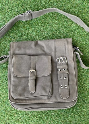 Canvas, merk: Canvas, staat: Heel goed, € 9,99, € 11,19 inclusief Kopersbescherming