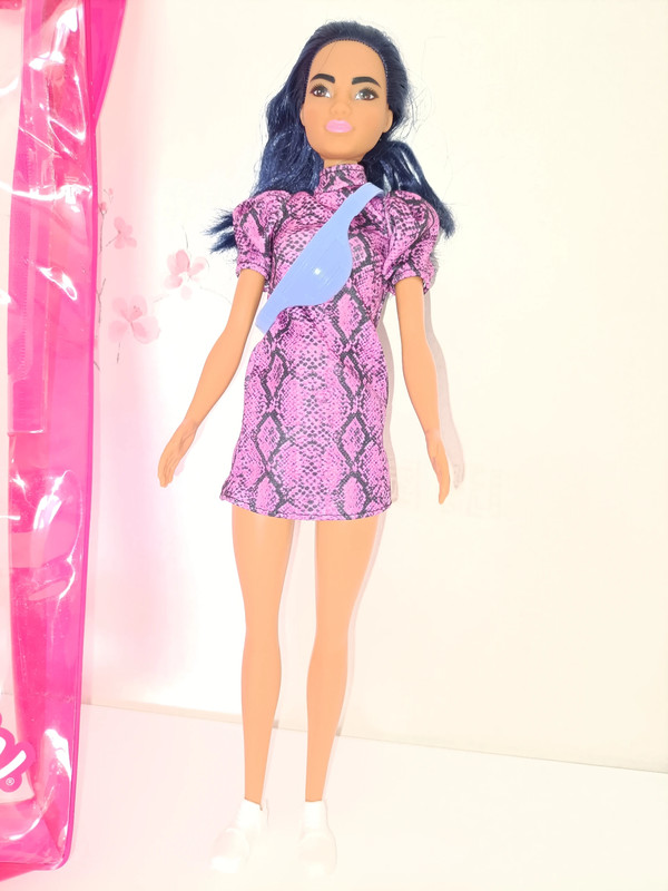 Barbie fashionistas 143 métisse cheveux bleus poupée mannequin Mattel TBE