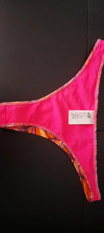 Cuequinha de bikini de cores fortes da H&M 5