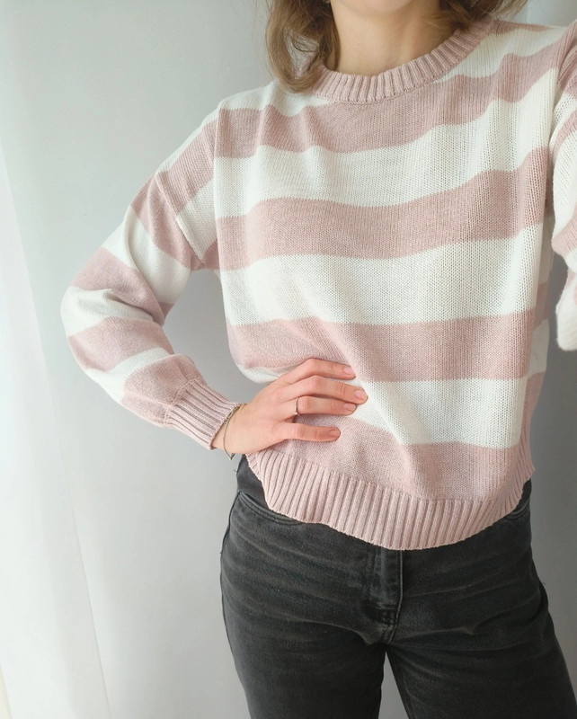 Letni sweterek w paski pastelowe kolory biały i róz 50 % wiskoza Reserved S 1