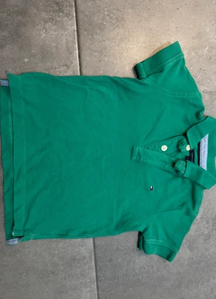 Tommy polo, merk: Tommy Hilfiger, staat: Goed, maat: 18-24 maanden / 86 cm, € 5,00, € 5,95 inclusief Kopersbescherming