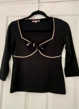 Black Bow Tie Top - Sweetheart Neck - Gold Piping - Size 8, brand: QD, condition: Very good, size: S / 36 / 8, €10.00, €11.20 includes Buyer Protection