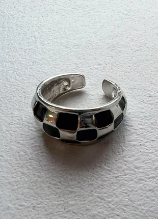 Bague ajustable motif damier noir, argent et noir à carreaux, marque: CHROME, état: Très bon état, taille: Ajustable, 5,79 €, 6,78 € Protection acheteurs incluse