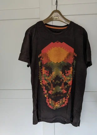 Camiseta calavera pixel Bershka (Talla S / MEX 36), marca: Bershka, estado: Bom, tamanho: S, €1.00, €1.75 inclui Proteção do Comprador