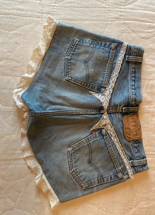 shorts levi’s vintage con dettagli in pizzo, marke: Levi's, zustand: Sehr gut, größe: S / 36 / 8, 15,00 €, 16,45 € inklusive Vinted-Käuferschutz