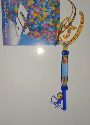 Clé la haut, brand: pixar, condition: New with tags, size: One size, €10.00, €11.20 includes Buyer Protection