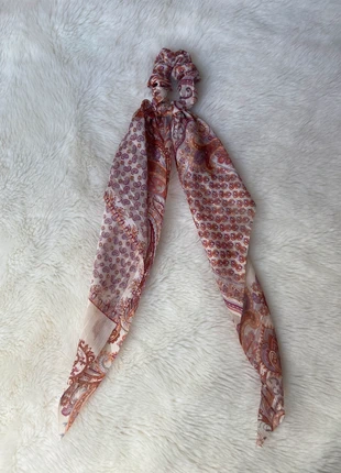 Chouchou avec rubans Pull and Bear, marca: Pull & Bear, estado: Nuevo sin etiquetas, 6,00 €, 7,00 € Protección al comprador incluida