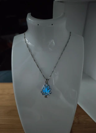 Jolie collier fleur de lotus, brand: Totoro, condition: Very good, €4.90, €5.85 includes Buyer Protection Pro