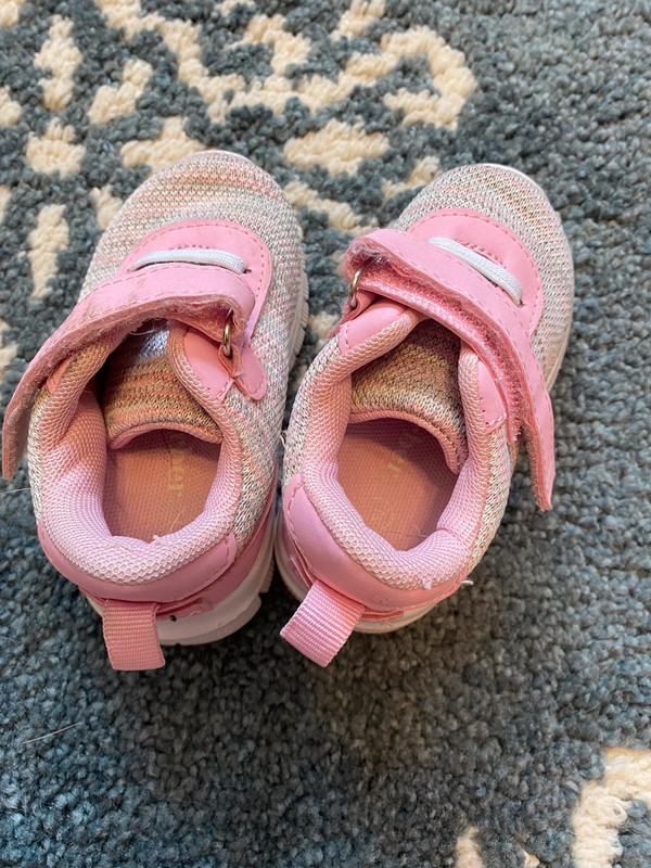 Size 4 clearance baby tennis shoes