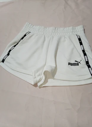 Short de couleur blanc taille S de la marque Puma, marque: Puma, état: Très bon état, taille: S / 36 / 8, 15,00 €, 16,45 € Protection acheteurs incluse