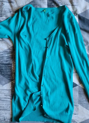 Gilet bleu benetton taille S en très bon état, merk: Benetton, staat: Heel goed, maat: S / 36 / 8, € 15,00, € 16,45 inclusief Kopersbescherming