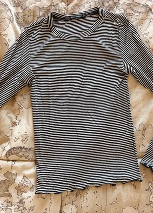 Maglia aderente Bershka XS nuova, marque: Bershka, état: Neuf sans étiquette, taille: XS / 34 / 6, 4,00 €, 4,90 € Protection acheteurs incluse