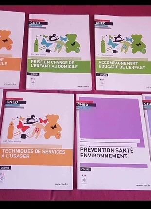 Cours CAP petite enfance, brand: Cned, condition: Very good, €8.00, €9.10 includes Buyer Protection