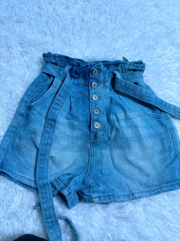 SO High Rise Mom Shorts Size 5 4