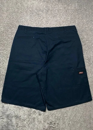 Short chino dickies bleu marine logo brodé à l’avant et à l’arrière w40#104, marke: Dickies, zustand: Sehr gut, größe: W40 | DE 56, 19,00 €, 20,65 € inklusive Vinted-Käuferschutz