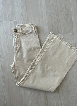 Jeans beige culotte larghi Stradivarius - jean baggy beige - Baggy-Jeans in Beige, merk: Stradivarius, staat: Heel goed, maat: XS / 34 / 6, € 10,00, € 11,20 inclusief Kopersbescherming