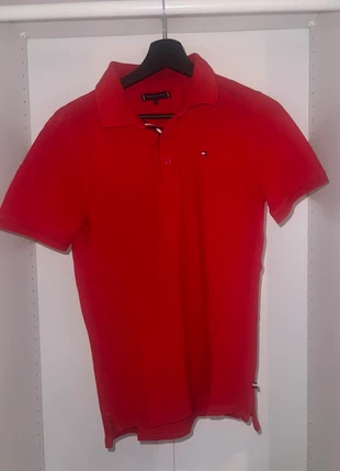 Tommy hilfiger polo, merk: Tommy Hilfiger, staat: Heel goed, maat: 14 jaar / 164 cm, € 12,50, € 13,83 inclusief Kopersbescherming