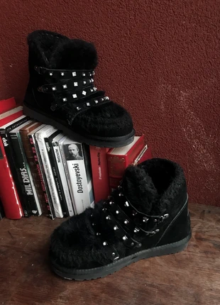 Botas de Pelo estilo Ugg con tachuelas, marque: Vintage Dressing, état: Très bon état, taille: 38, 80,00 €, 84,70 € Protection acheteurs incluse