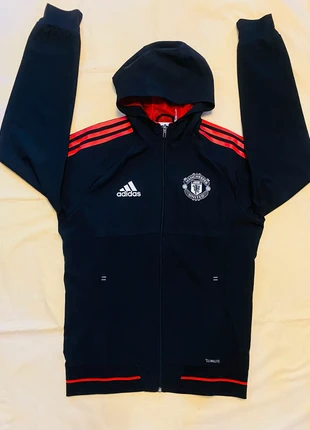 Veste de survêtement à capuche Manchester United,Adidas, merk: adidas, staat: Heel goed, maat: S, € 30,00, € 32,20 inclusief Kopersbescherming