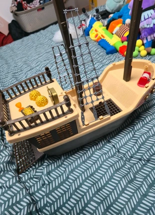 Piraten schip, staat: Veelgebruikt, maat: 6 jaar / 116 cm, € 2,50, € 3,33 inclusief Kopersbescherming
