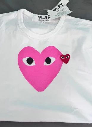 T-shirt Comme des Garçons CDG Blanc Imprimé Cœur Rose - Taille M M. Neuf avec étiquette, marque: Comme des Garçons, état: Neuf avec étiquette, taille: M, 30,00 €, 32,20 € Protection acheteurs incluse