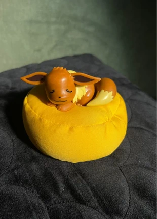 Sleeping Pokémon figure eevee , staat: Nieuw zonder prijskaartje, maat: Universeel, € 10,00, € 11,20 inclusief Kopersbescherming
