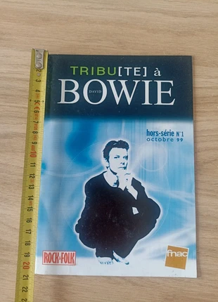Petit magazine David Bowie collection, condition: Very good, €10.00, €11.20 includes Buyer Protection