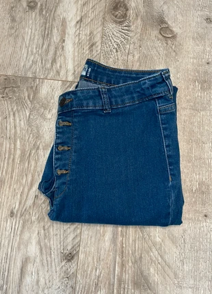 Jean Kiabi bleu brut, marque: Kiabi, état: Très bon état, taille: XXXS / 30 / 2, 2,00 €, 2,80 € Protection acheteurs incluse