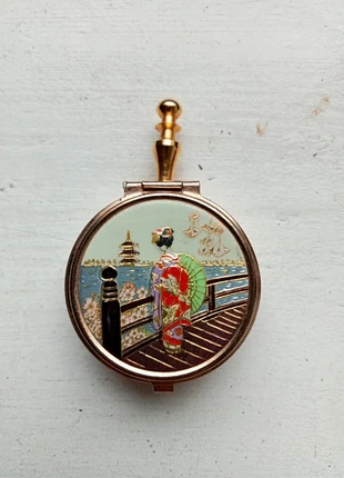 Petit cendrier portable Japonais, marque: Japan Style, état: Très bon état, 5,00 €, 5,95 € Protection acheteurs incluse