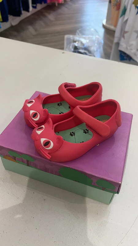 Mini melissa pink deals cat shoes