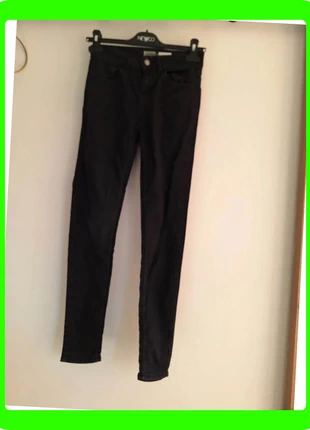 Pantalon 119 skinny noir Kiabi T34, marque: Kiabi, état: Très bon état, taille: XS / 34 / 6, 2,00 €, 2,80 € Protection acheteurs (Pro) incluse