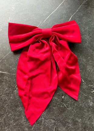 Rode haarclip met strik. Kort. Satijn. 6 eu, merk: Asian, staat: Nieuw zonder prijskaartje, € 6,00, € 7,00 inclusief Kopersbescherming Pro