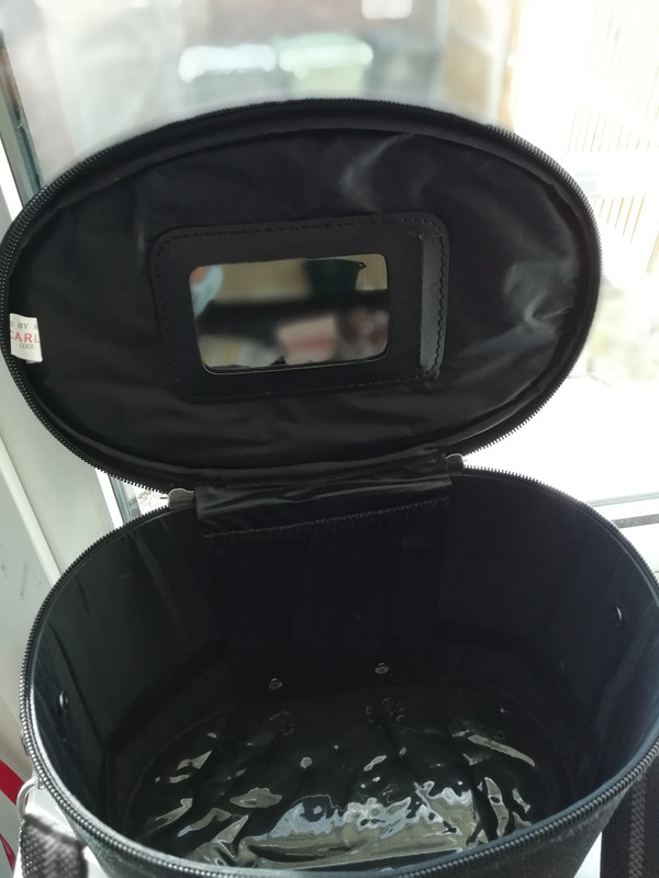 Carlton outlet vanity case