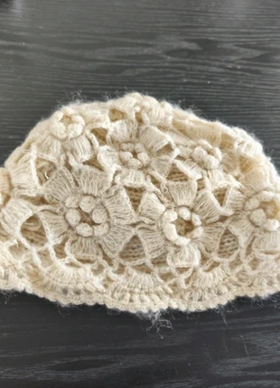 Bonnet style bohème beige en laine état neuf, merk: Inconnu, staat: Nieuw zonder prijskaartje, maat: S, € 2,50, € 3,33 inclusief Kopersbescherming