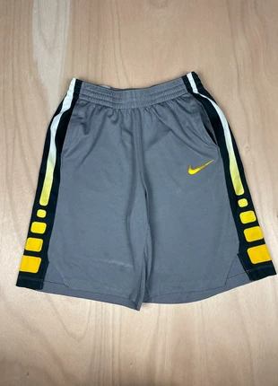 Short de sport Nike gris/jaune/blanc avec poches dry-fit taille S, marque: Nike, état: Bon état, taille: S, 6,00 €, 7,00 € Protection acheteurs (Pro) incluse