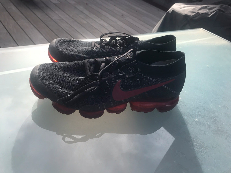 Nike Vapormax negras suela roja - Vinted