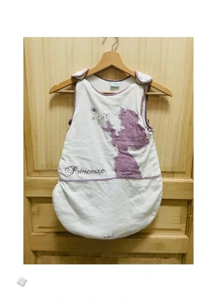 Gigoteuse princesse Disney épaisse, marque: Disney, état: Très bon état, taille: 1-3 mois / 56 cm, 6,00 €, 7,00 € Protection acheteurs incluse