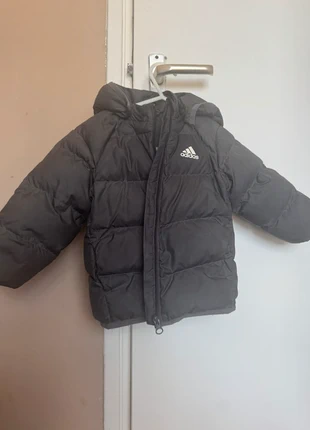 Mooie Adidas jas, marca: adidas, estado: Muito bom, tamanho: 12-18 meses / 80 cm, €15.00, €16.45 inclui Proteção do Comprador