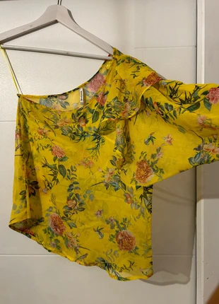 Blouse une manche , marque: Stradivarius, état: Très bon état, taille: M / 38 / 10, 3,00 €, 3,85 € Protection acheteurs incluse