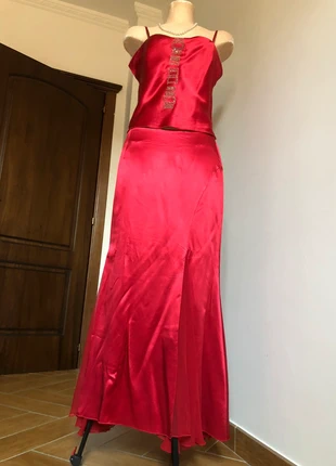 Sportstaff abito lungo in pura seta rossa lucida taglia 46, brand: Sportstaff, condizioni: Ottime, taglia: XL / IT 46 / EU 42, €20.00, €21.70 include la Protezione acquisti